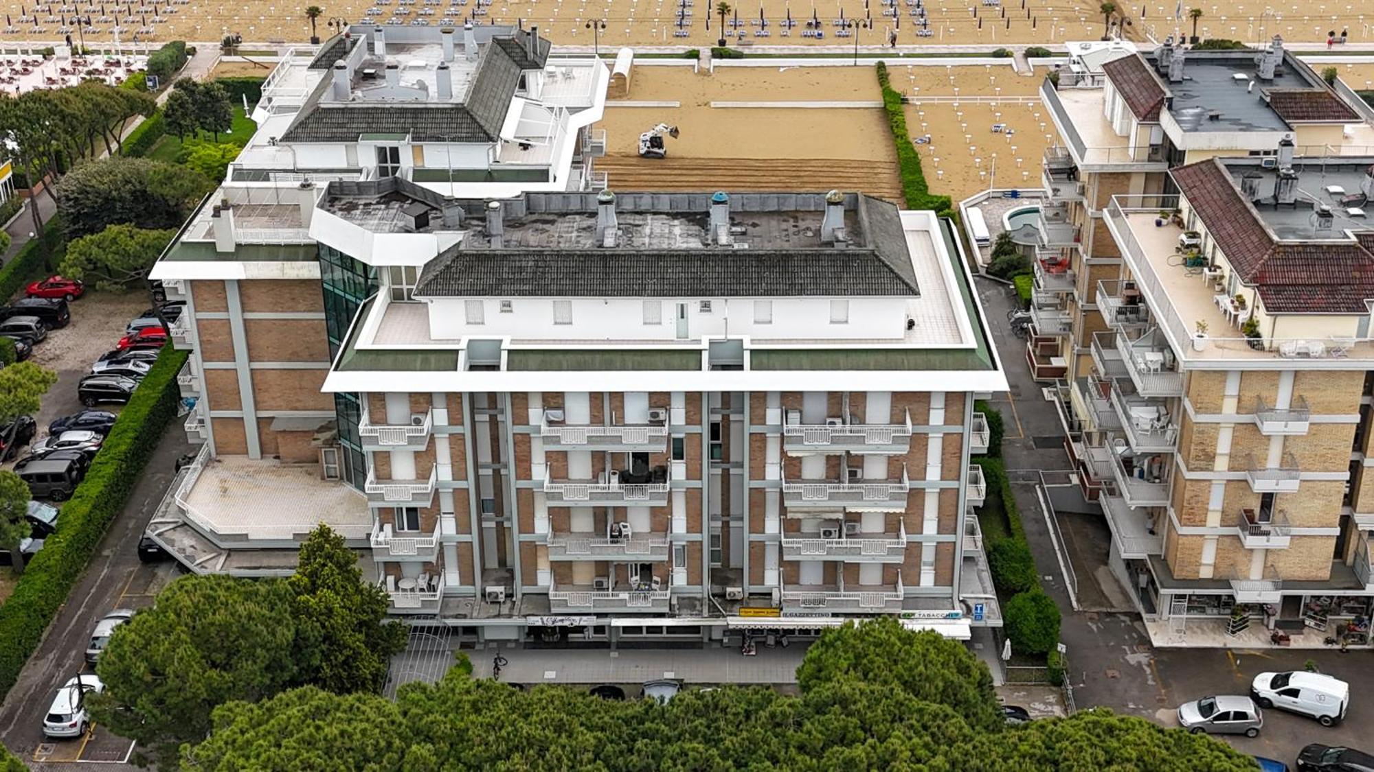 Jesolo Beach! Fronte Mare - Piscina Park E Posto Spiaggia Inclusi Dış mekan fotoğraf